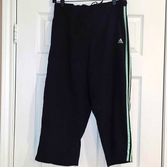 Adidas Athletic Yoga Jogging Cropped Pants Large Black with Green Stripes Comfy - Picture 2 of 5